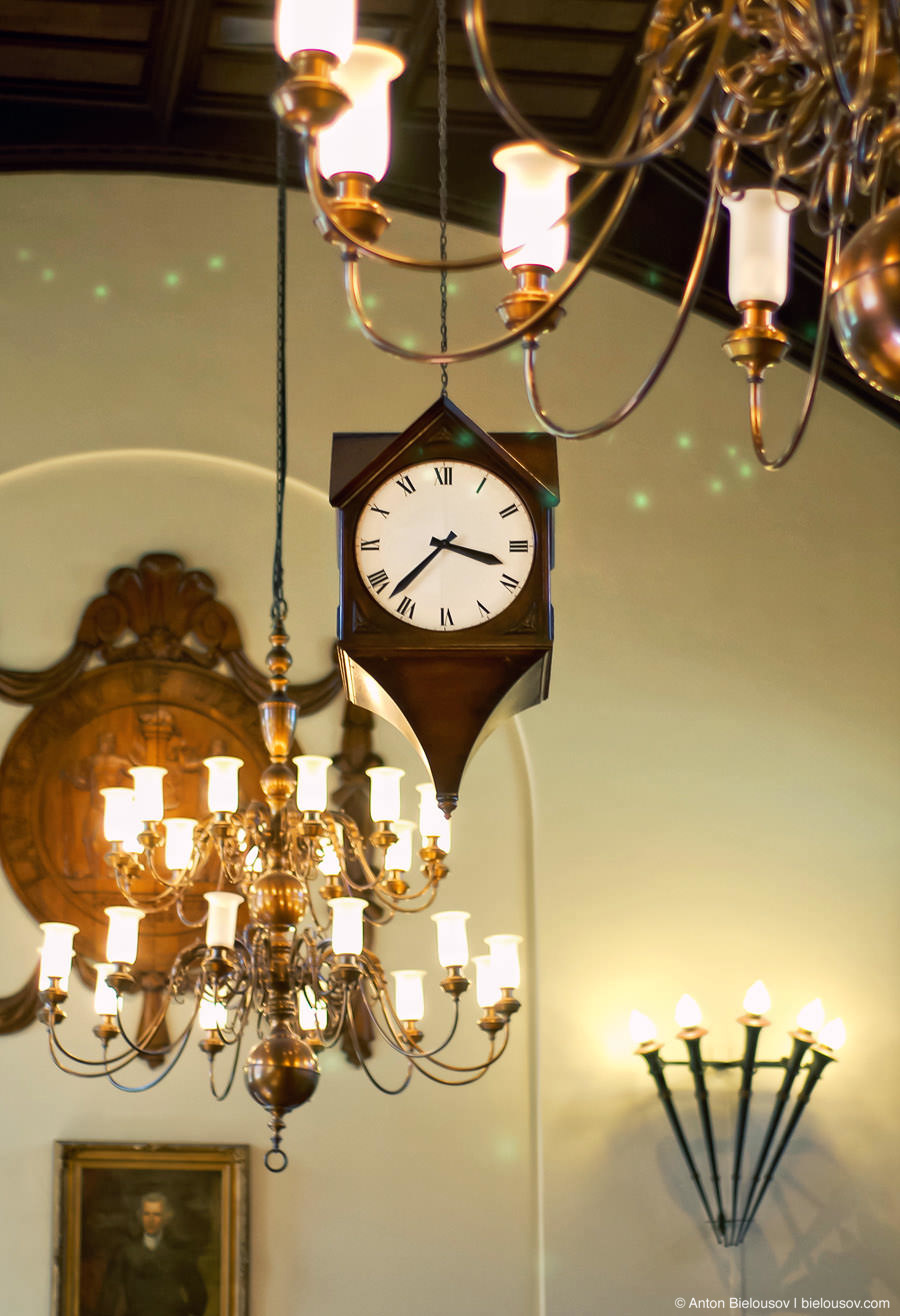 Clocks in Toronto Osgoode Hall Dining Room