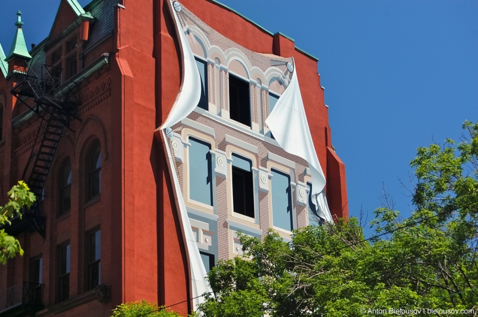 Artwork on Toronto Iron Building