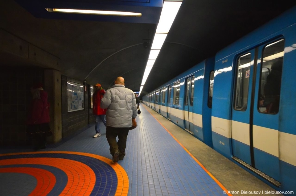 Montréal Metro Station