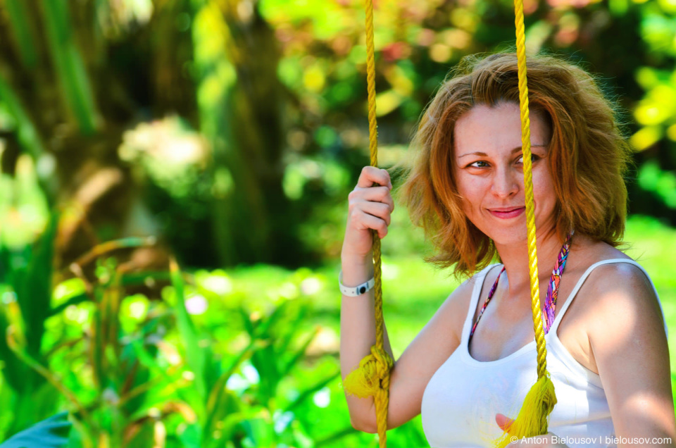 Viki swinging in Club Amigo Atlantico Guardalavaca hotel