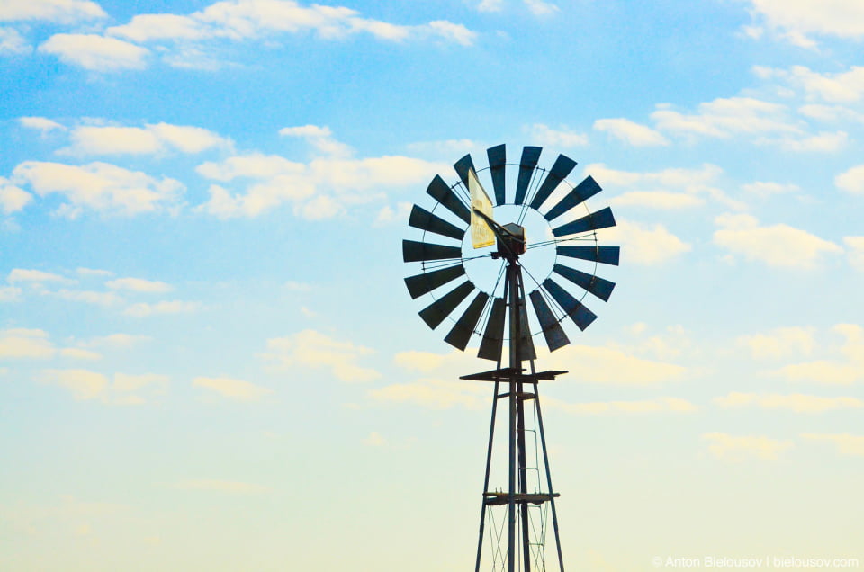 Cuban electric wind mill