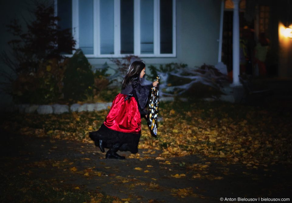 Halloween in Canada: witch costume for trick or treat