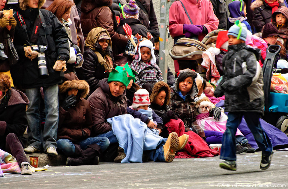 People crowd at the Santa Claus Parade, Toronto 2010