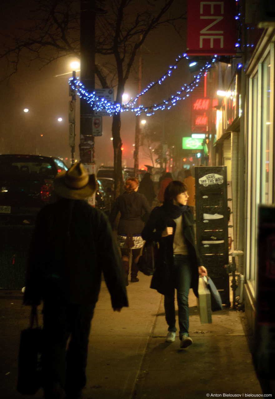 Toronto: christmas decorations in a deep fog