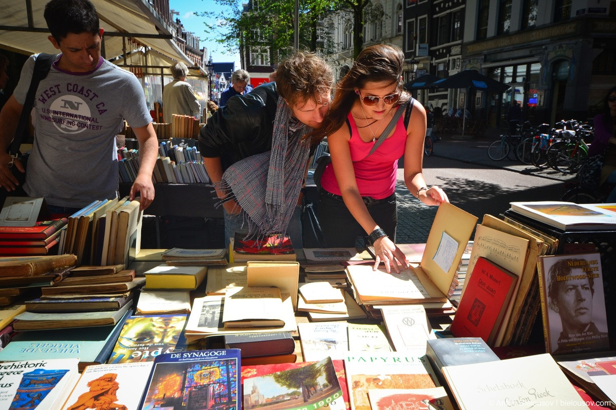 Путешествия: Нидерланды: amsterdam books market