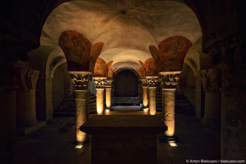 Notre-Dame de Bayeux Basement