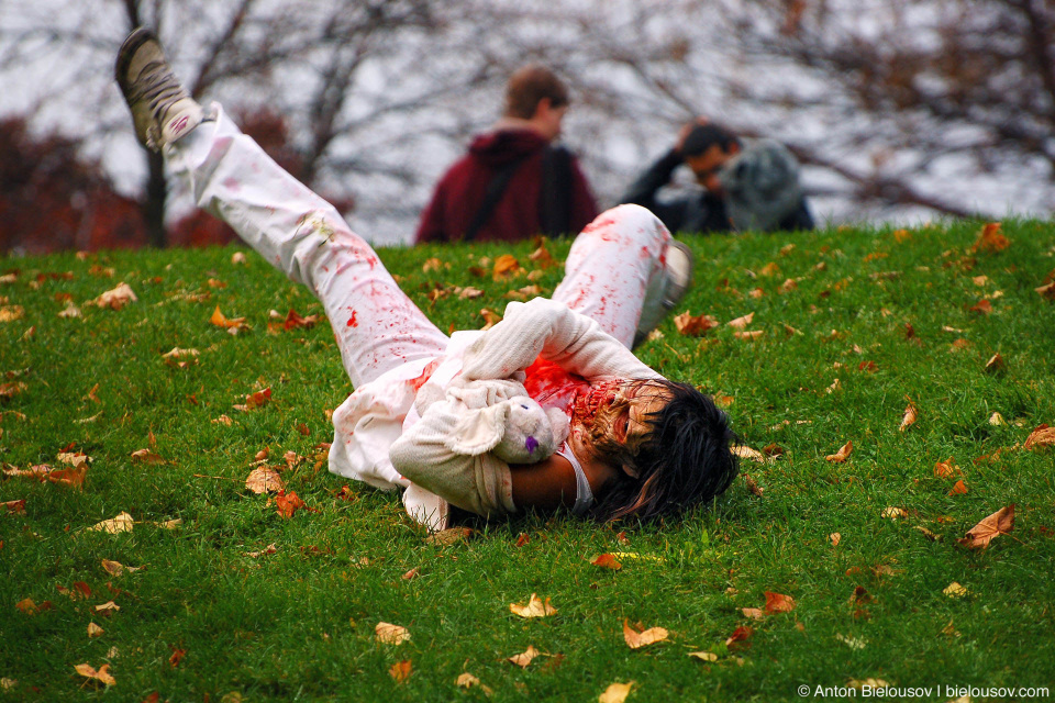 Toronto Zombie Walk — Undead Hill Rolling