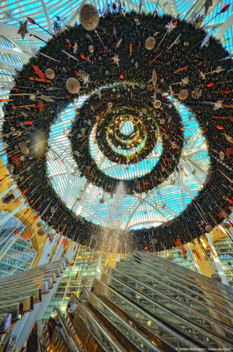 Christmas decorations at fountain in Brookfield Place, Toronto