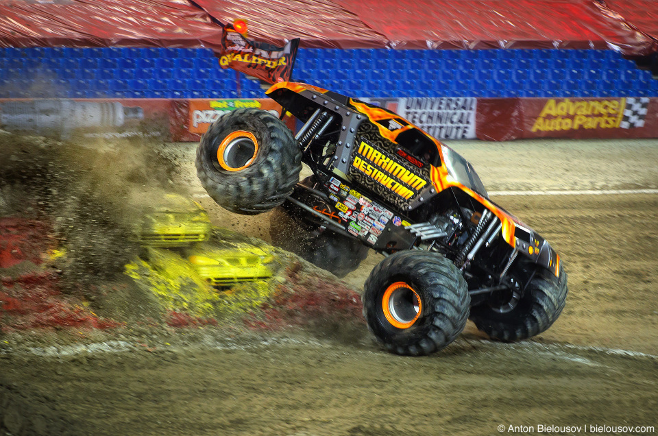 Monster Jam Trucks, Toronto: “Maximum Destruction”