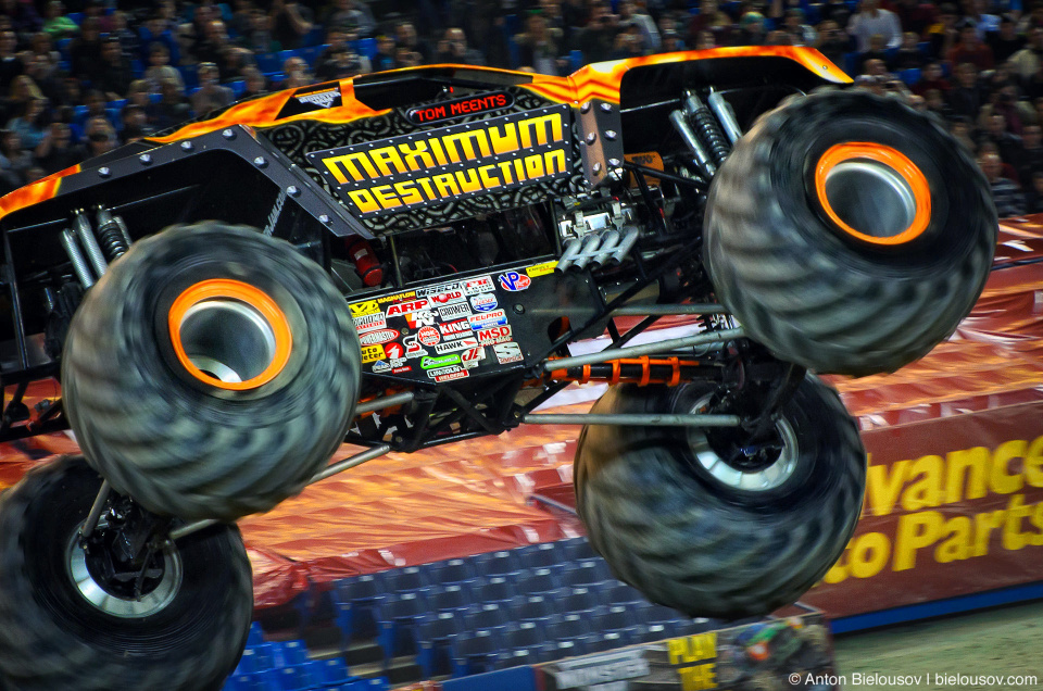 Monster Jam Trucks, Toronto: “Maximum Destruction”