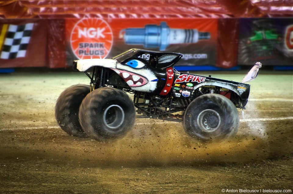 Monster Jam Trucks, Toronto: “Spike” makes donuts