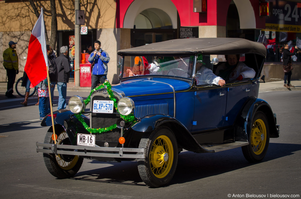 Vintage car at Toronto St Patrick Parade