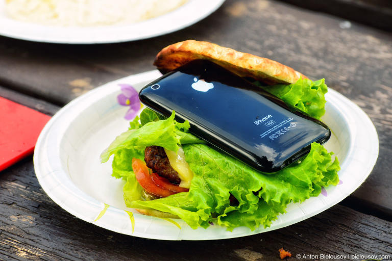 Hamburger with iPhone 3Gs