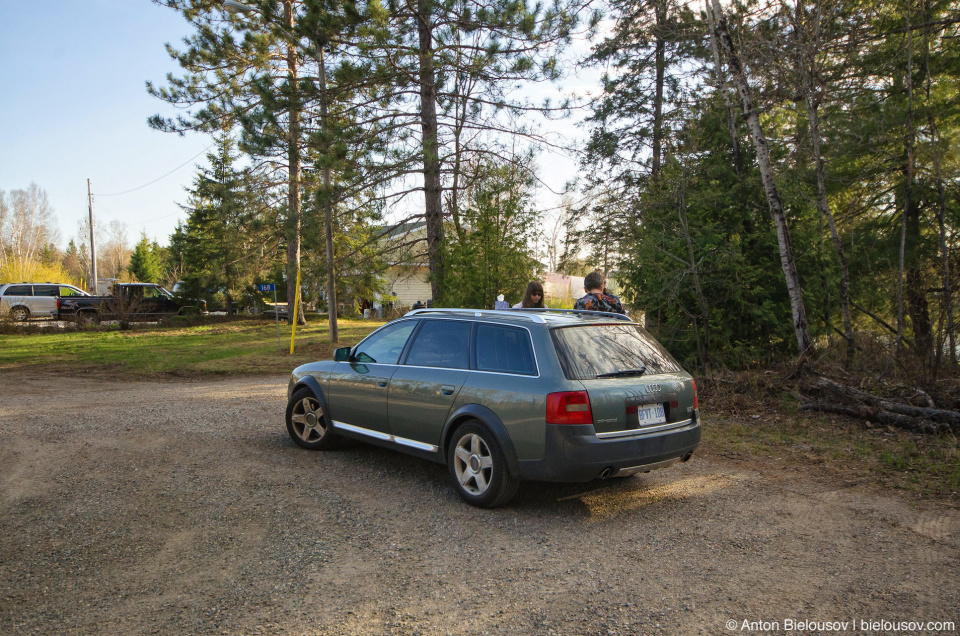 Инукшусик на стоянке (Audi A6 Allroad Quattro)