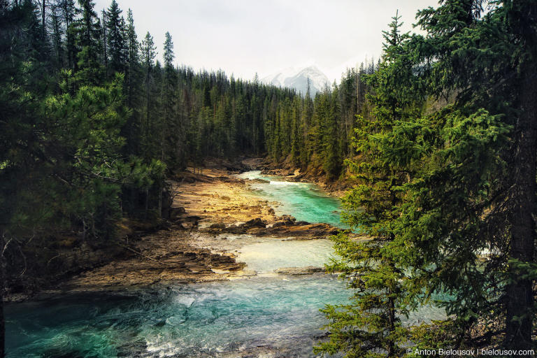 Natural Bridge in Banff/Yoho Natioanal Park