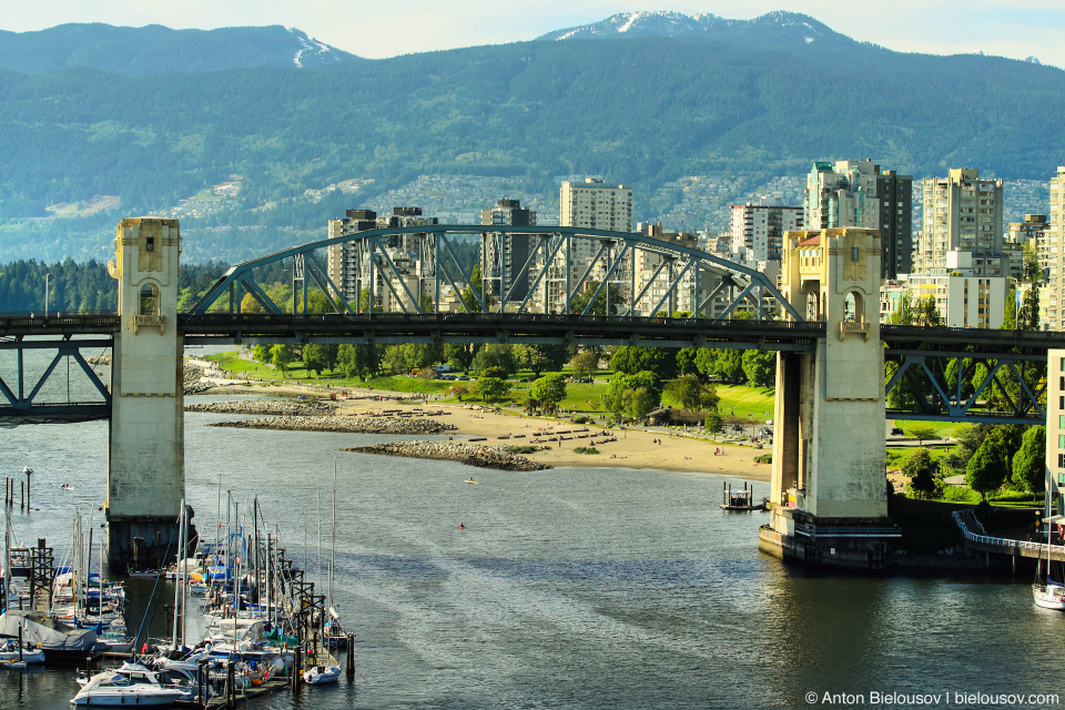 Vancouver bridge in downtown