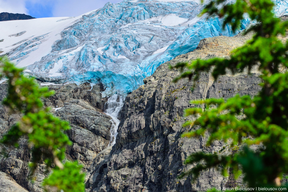 Matier Glacier at Joffre Lakes Provincial Park (Canada, BC)