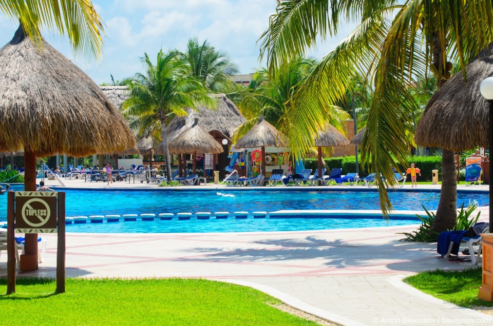 Gran Bahia Principe Coba hotel pool. Cancun, Mexico