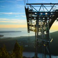 Опора подъемника на Grouse Mountain Опора подъемника на Grouse Mountain
