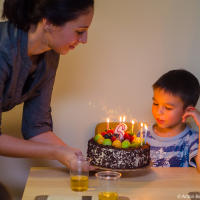 Торт (Black forest) со свечами на 6 лет (Ванкувер, 2012) Торт (Black forest) со свечами на 6 лет (Ванкувер, 2012)