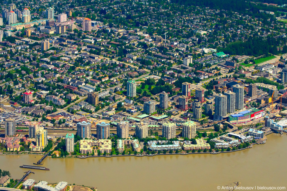 Аэрофото: New Westminster и станция скайтрейна Columbian (Vancouver, BC)