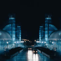 Resident Evil Apocalypse: здание экспоцентра Direct Energy Centre (Exhibition Place) в Торонто скопировали и зеркально отобразили с правой стороны дороги для новой штаб квартиры Umbrella Corp. Resident Evil Apocalypse: здание экспоцентра Direct Energy Centre (Exhibition Place) в Торонто скопировали и зеркально отобразили с правой стороны дороги для новой штаб квартиры Umbrella Corp.