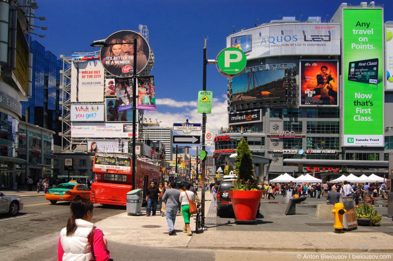 Toronto Yonge/Dundas Square