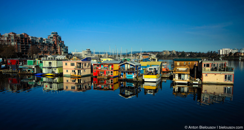 Fisherman's wharf — плавучая деревенька о 33-х домиках и рыбацкая пристань в центре Виктории