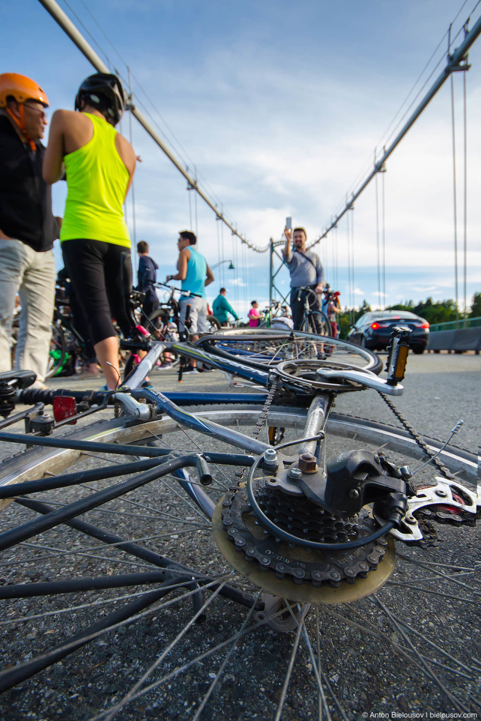 Critical Mass occupies Lions Gate Bridge in Vancouver, BCCritical Mass occupies Lions Gate Bridge in Vancouver, BC