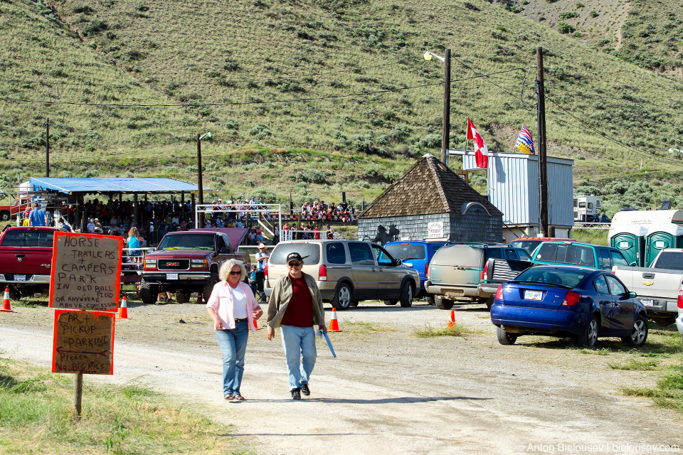 Рожео в Ashcroft, BC во всей крастое захолустья американского запада