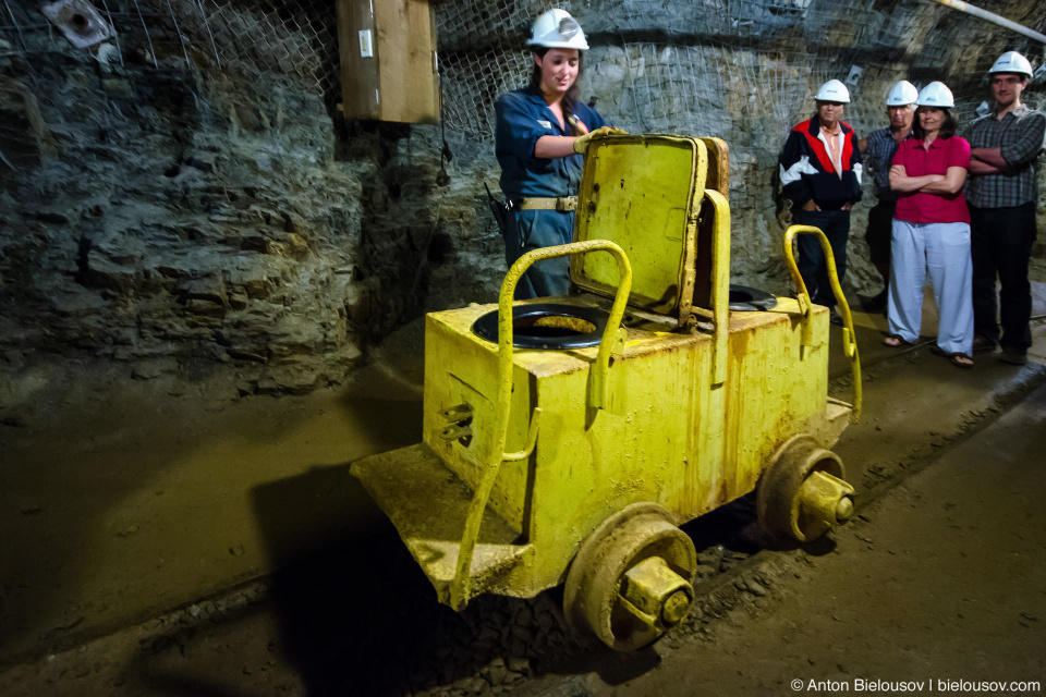 Шахтерский мобильный туалет (Britannia Mine Museum)