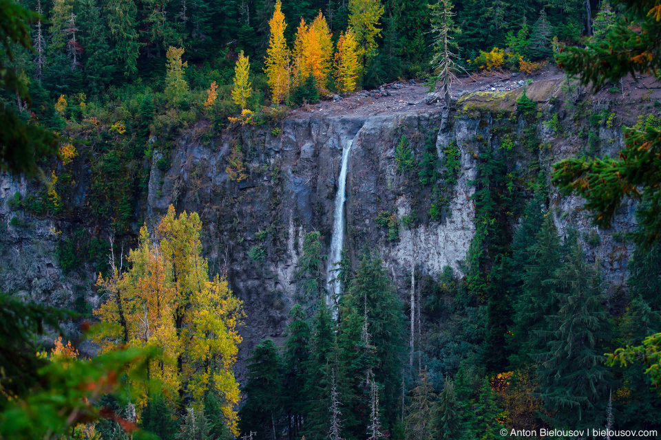 Distant Keyhole Falls