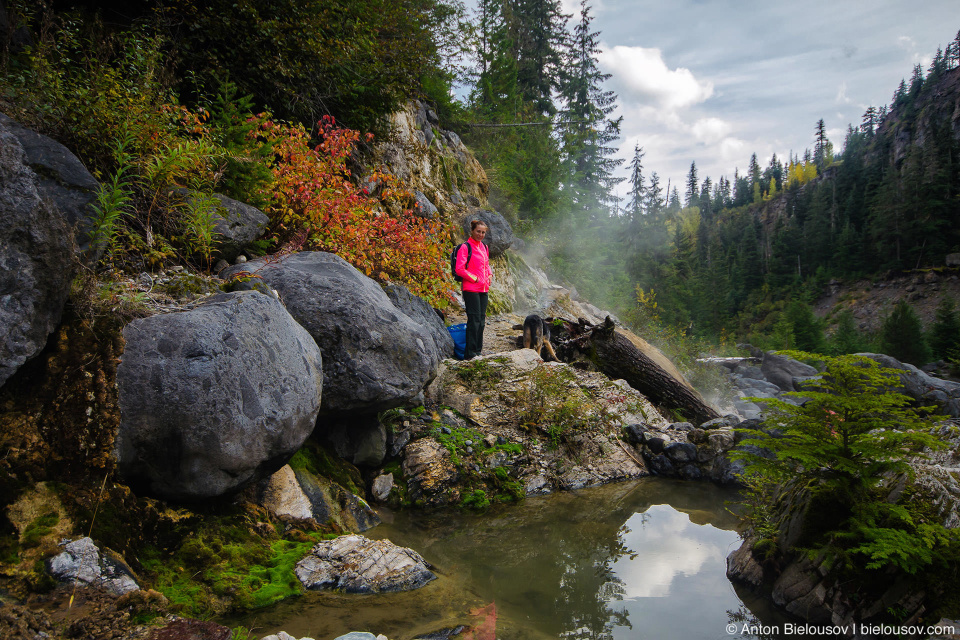 Осенним горячим источникам Keyhole Falls Hot Springs позавидуют многие ландшафтные дизайнеры