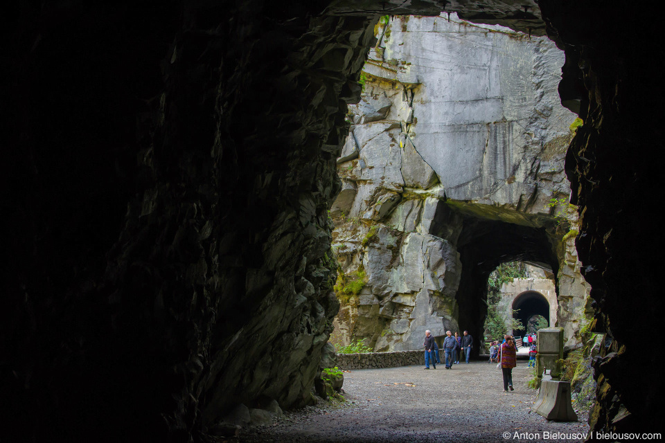 Othello Tunnels, BC