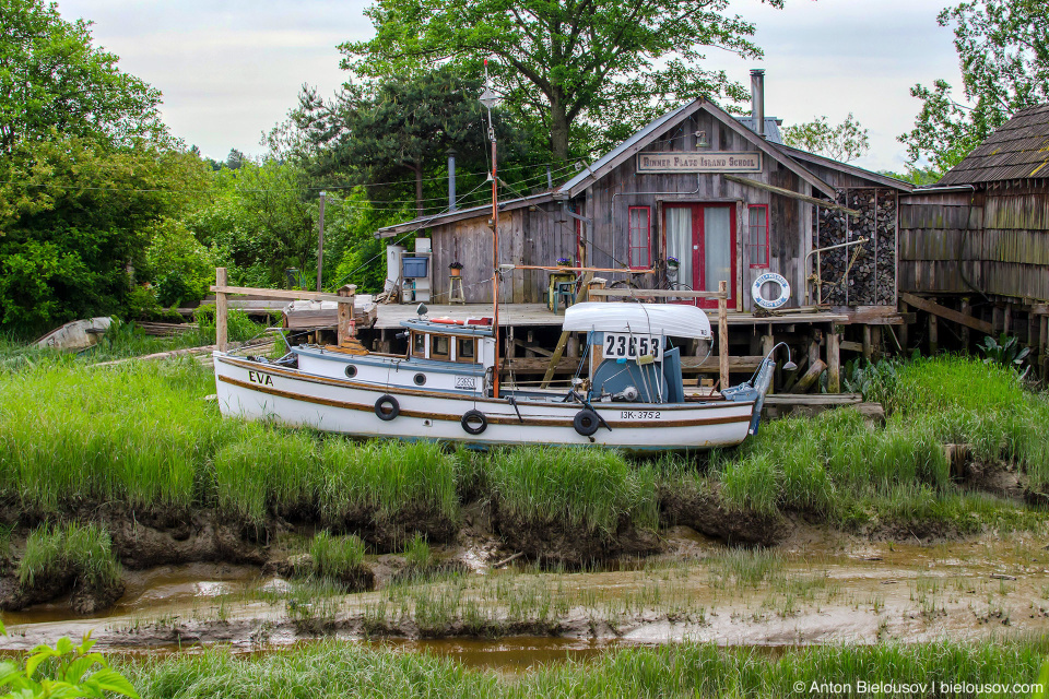 Дома на сваях в Finn Slough (Richmond, BC)