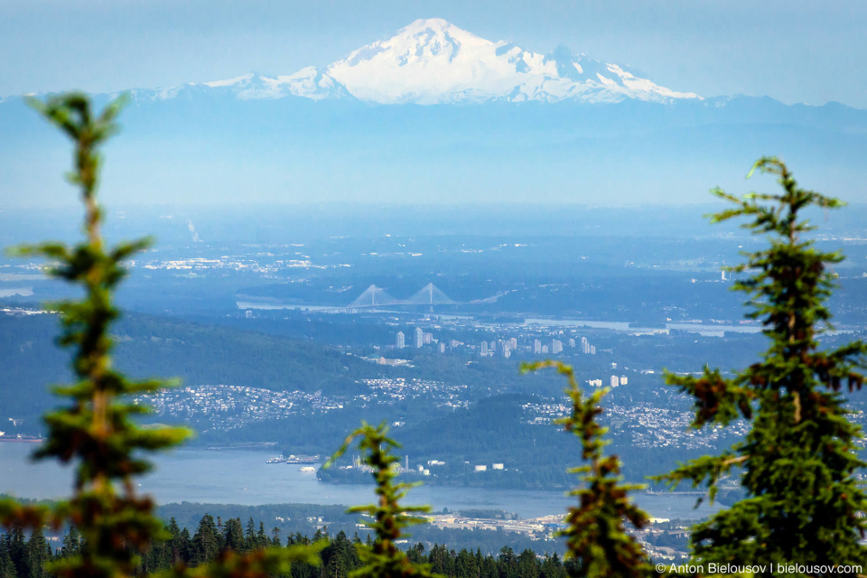 Baker Mountain and Port Mann Bridge fron Eagle Bluffs (Vancouver, BC)