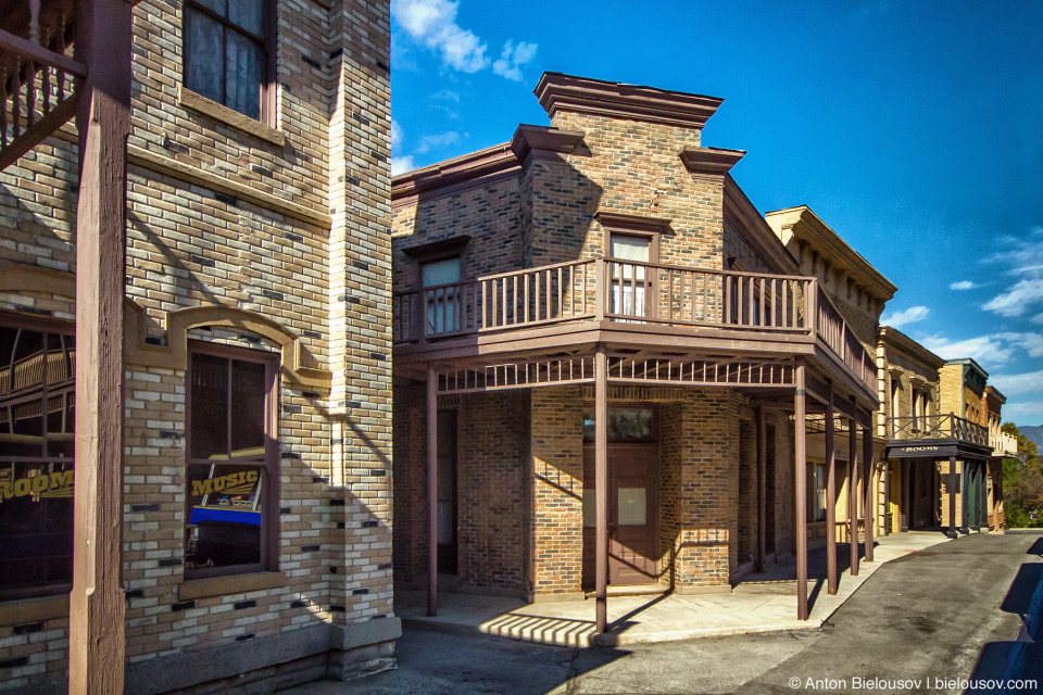 Six Point Texas at Universal Studios Backlot, Hollywood, CA