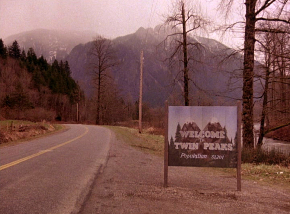 Welcome to Twin Peaks sign