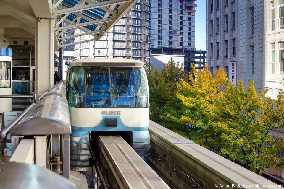 Blue Alweg Monorail train arriving to the Station (Seattle, WA)