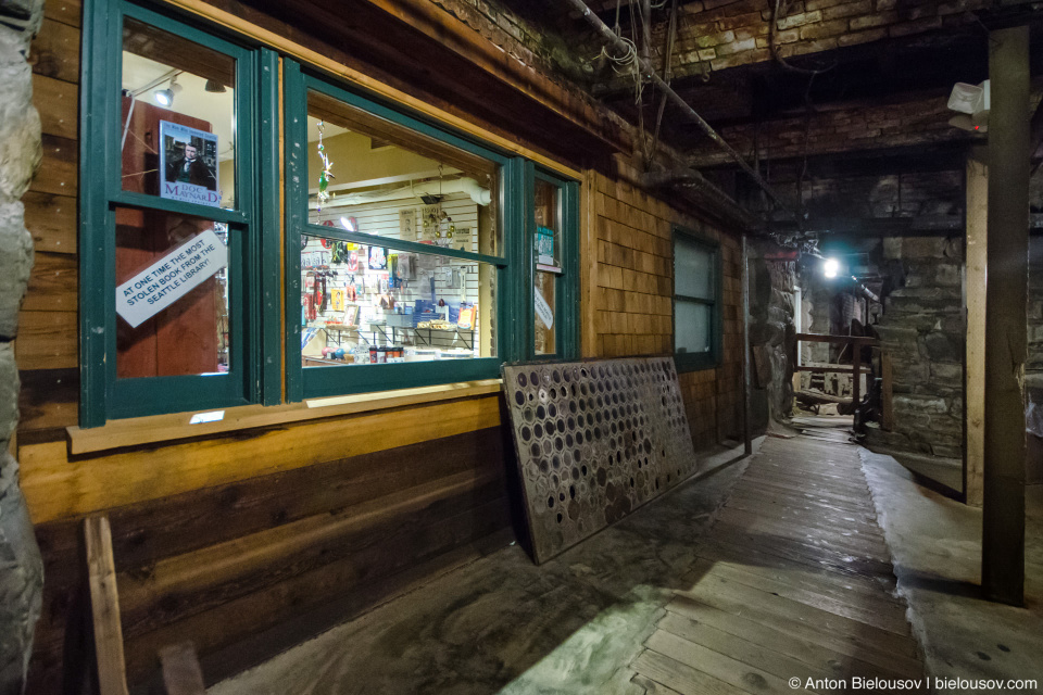 Seattle Underground Tour: exit through gift shop