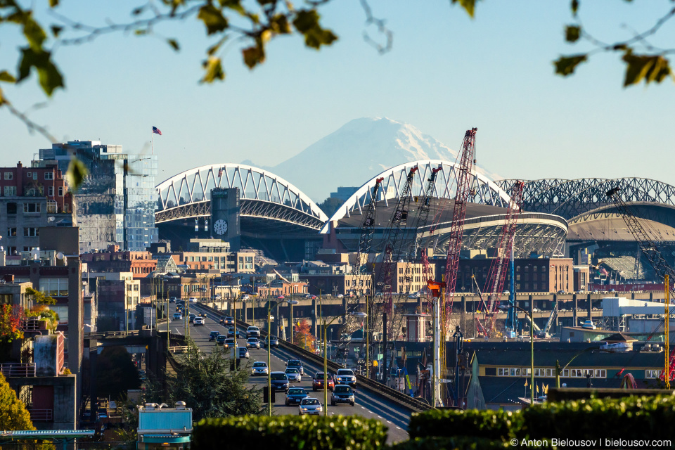 Mount Rainier view from Seattle waterfront