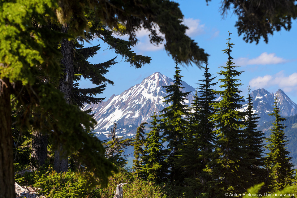 Mount Larrabee (2,396 m)