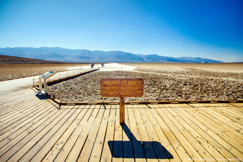 Badwater. Badwater basin Death Valley. Lake Badwater. Фон Badwater. Бэдуотер Калифорния США фото.