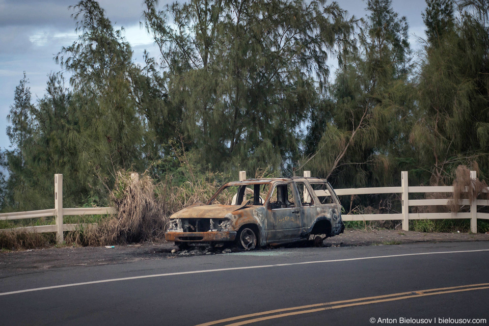 Car wreck at Kahekii Highway (Maui, HI)