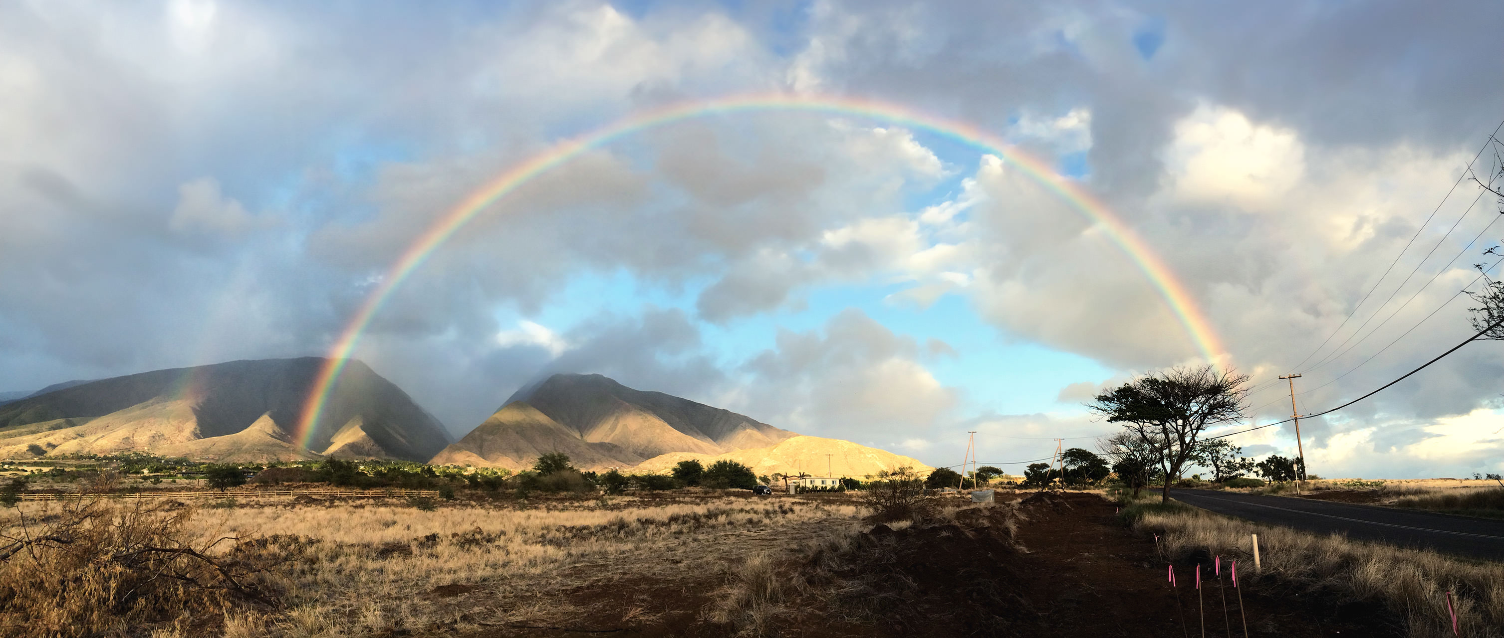 Rainbow at Southern hills of Pu'u Kukui (Maui, HI)