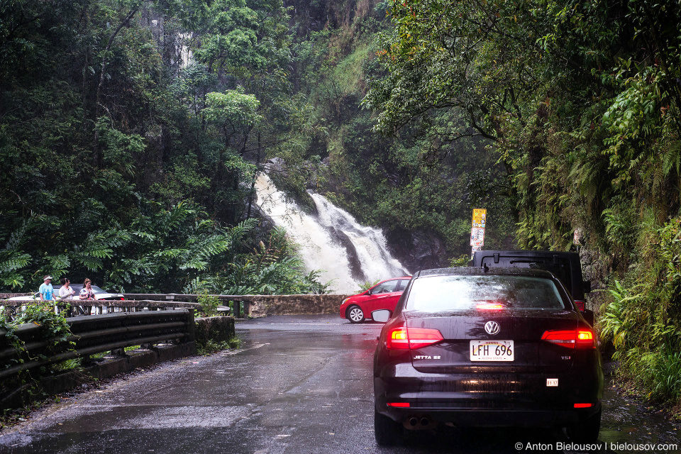 Водопад на дороге на Хану (Maui, HI)