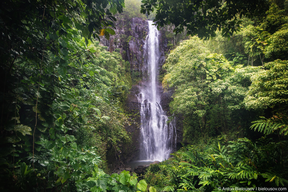 Водопад на дороге на Хану (Maui, HI)