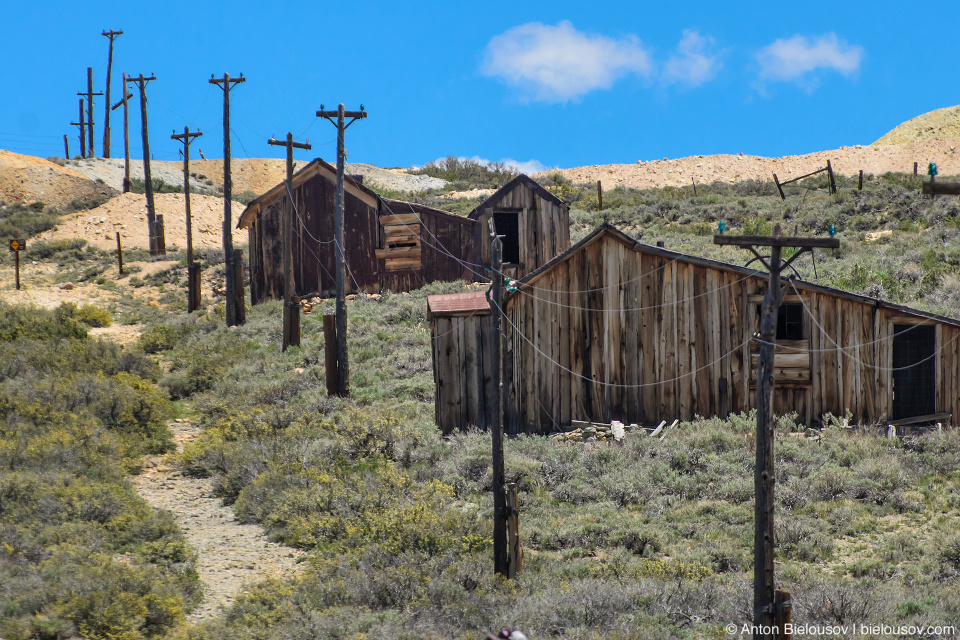 Электрические столбы (Bodie, CA)