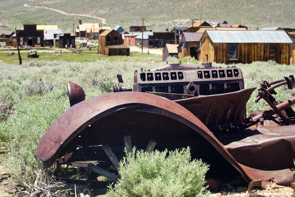 Straight-six 1933 Chevrolet L6 engine (Bodie, CA)