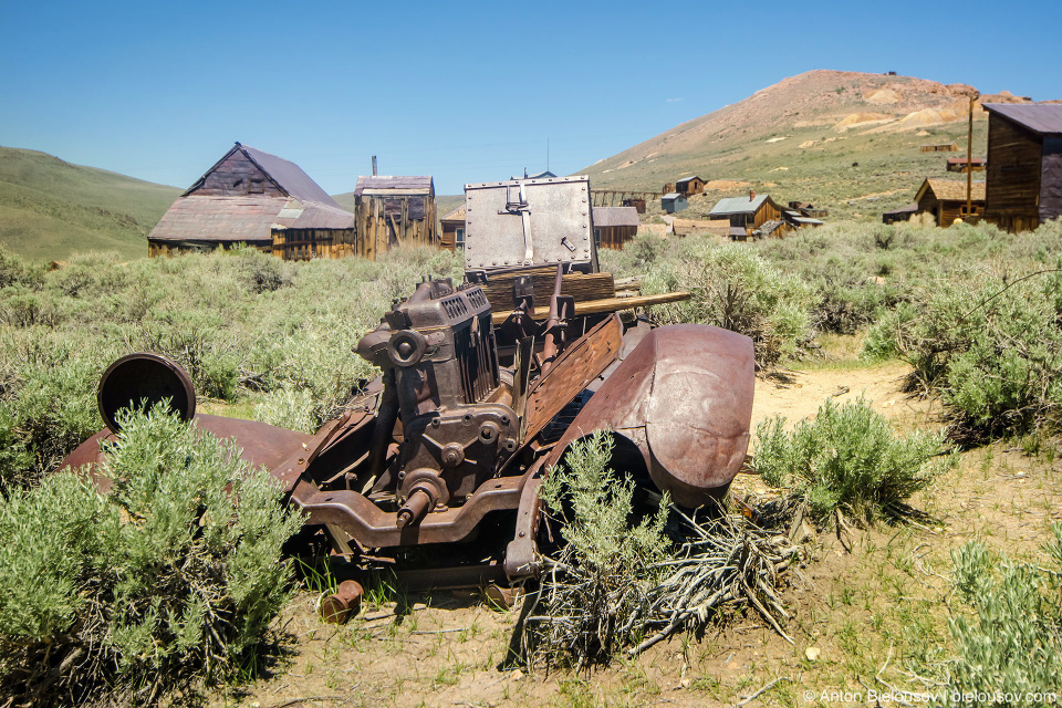 Straight-six 1933 Chevrolet L6 engine (Bodie, CA)